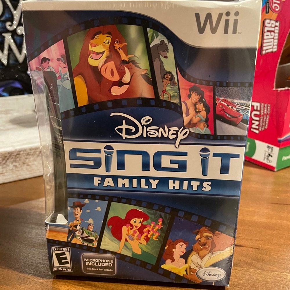 WII Disney Sing It - family hits